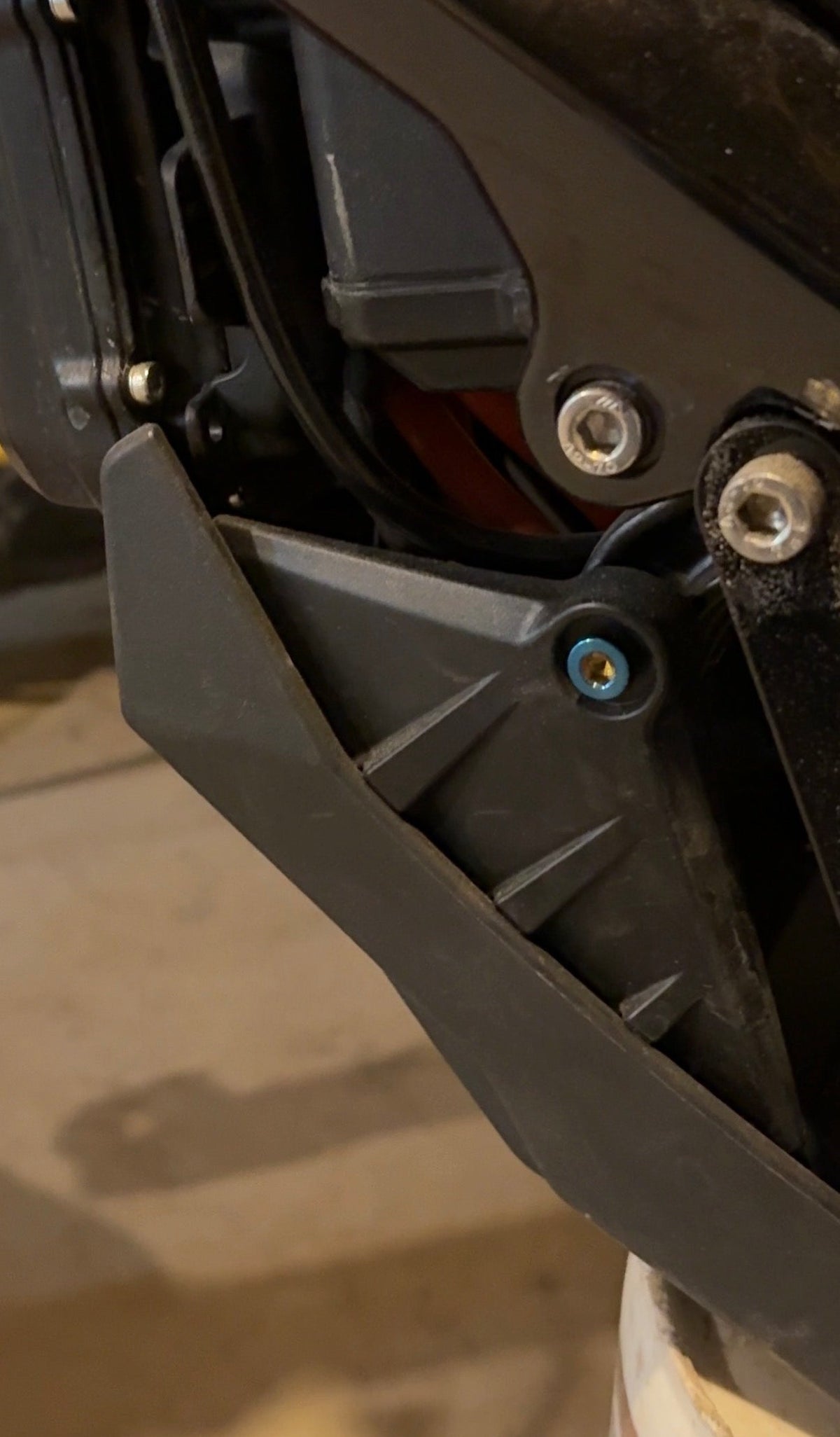 Ultrabee Bash Guard Titanium