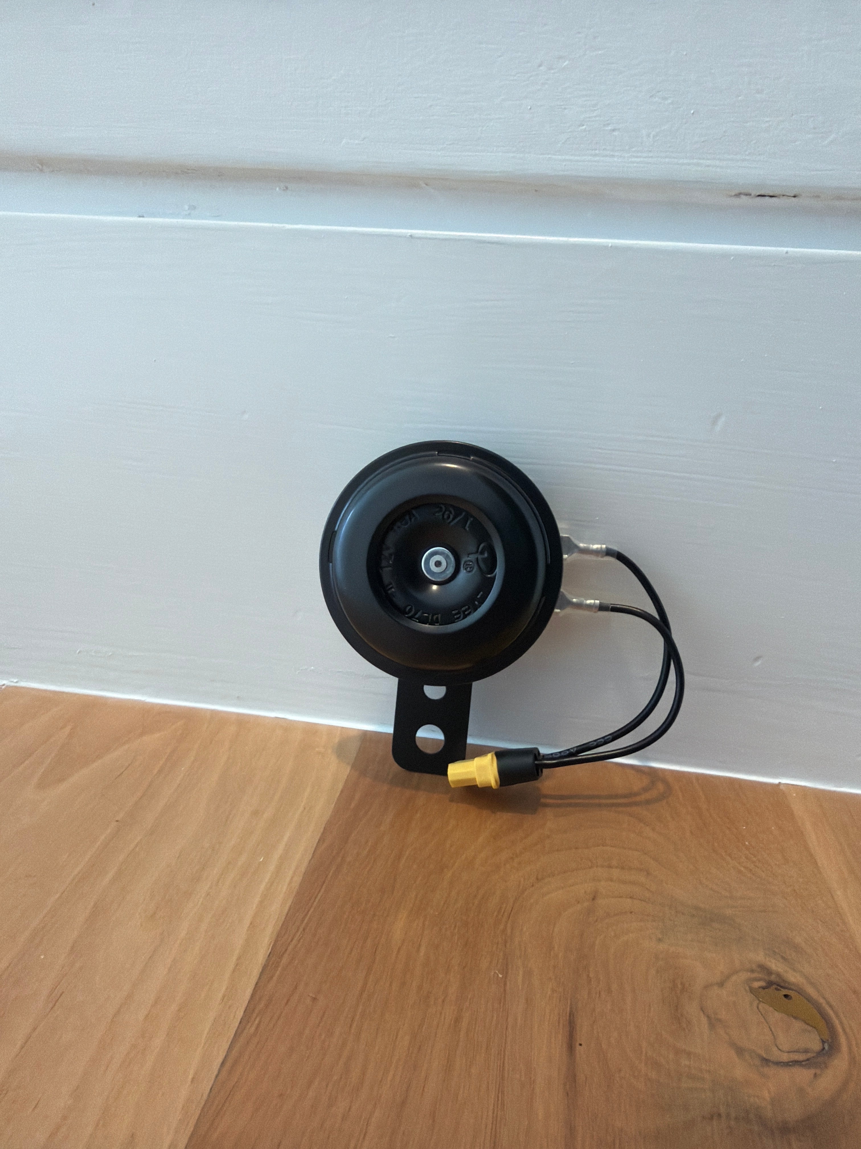 Baja light and horn combo rechargeable (comes with battery and charger) suitable for all bikes (also comes with a switch for both horn and Baja)