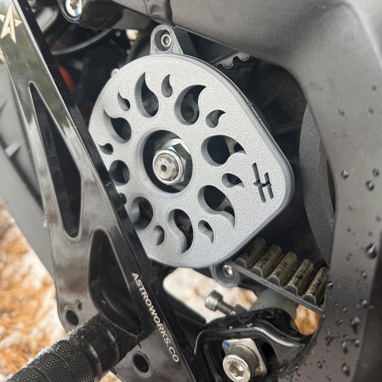 Surron ultra bee motor cover